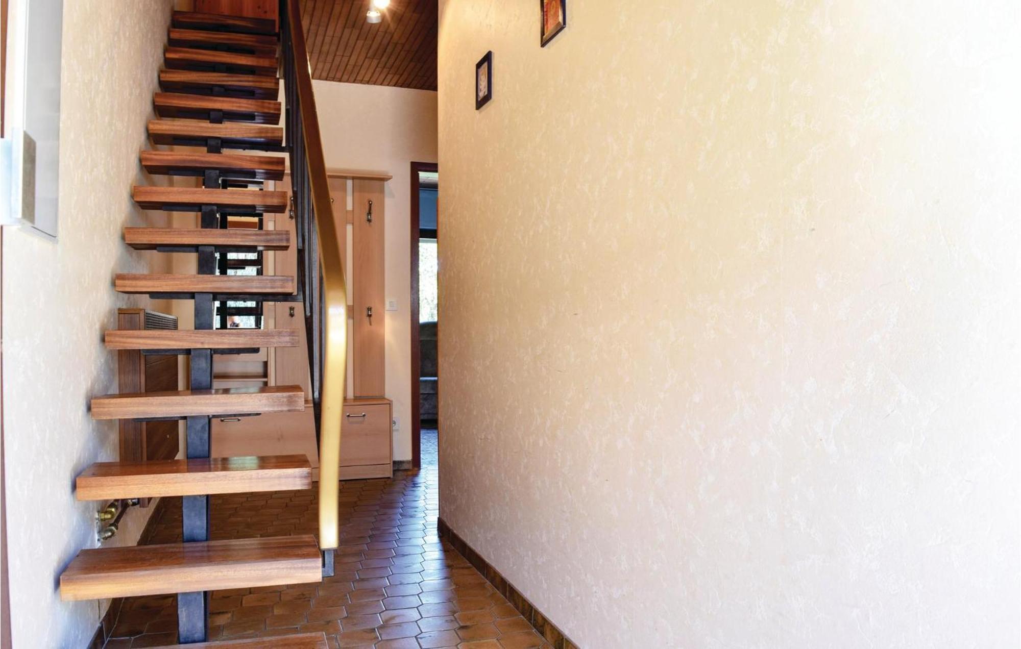 Cozy Home In Sellerich With Kitchen Exteriör bild